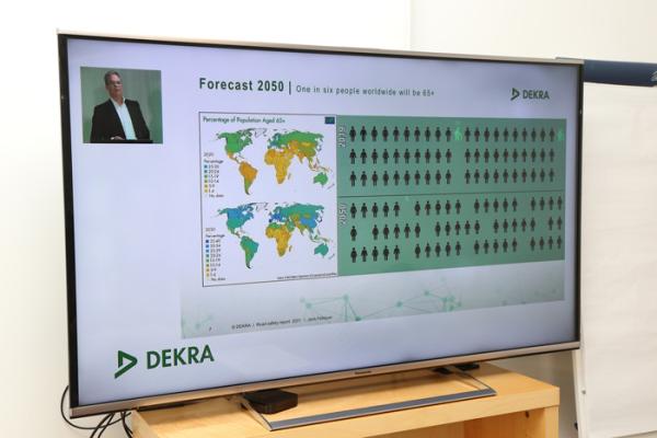 043 Dekra Verkehrssicherheitsreport 2021 by Alexander Louvet (1)