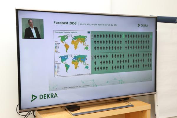 043 Dekra Verkehrssicherheitsreport 2021 by Alexander Louvet (1)